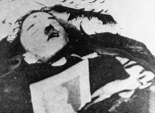 0_Dead-Body-Claimed-to-be-Adolf-Hitler