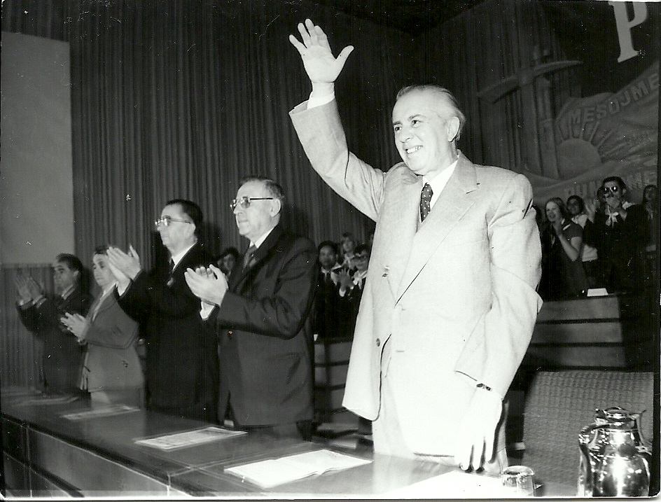 E-Hoxha-M-Shehu-H-Kapo-N-Hoxha-P-Kondi-gjate-Kongresit-te-VII-te-BRPSH-se-ne-Elbasan.-1977