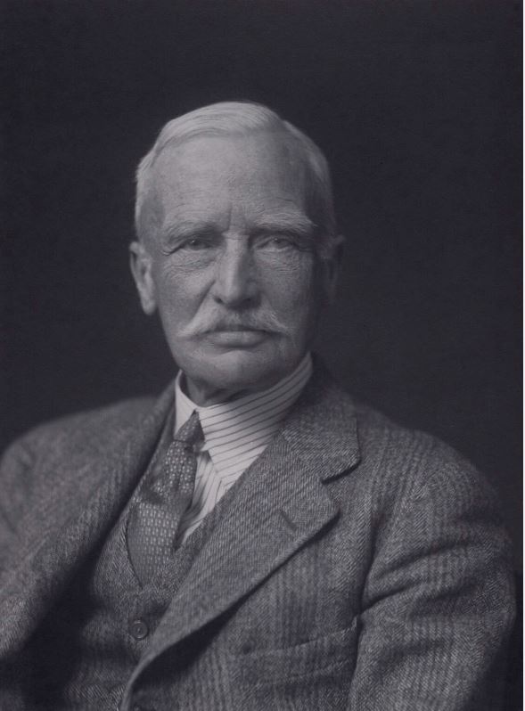 *Harry Eyres, ish ambasadori britanik në Shqipëri 1922-1926