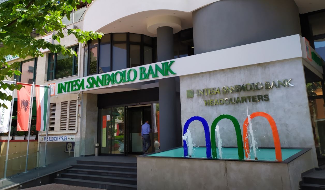 Intesa SanPaolo-Bank