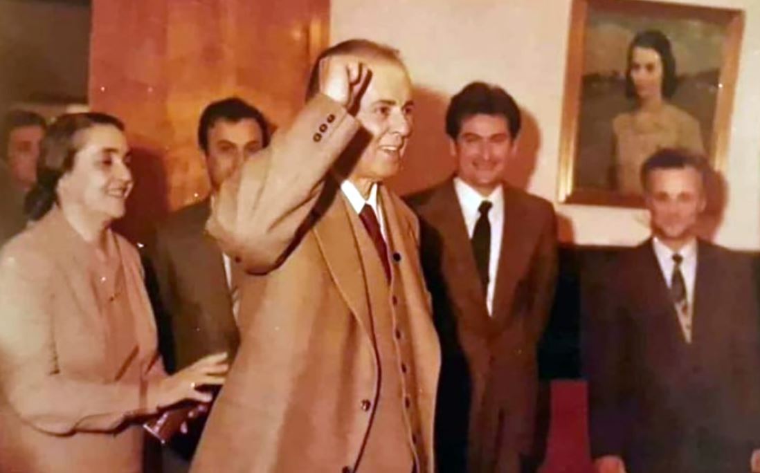 sali berisha-enver hoxha-dreka-isuf kalo-foto me diktatorin (4)