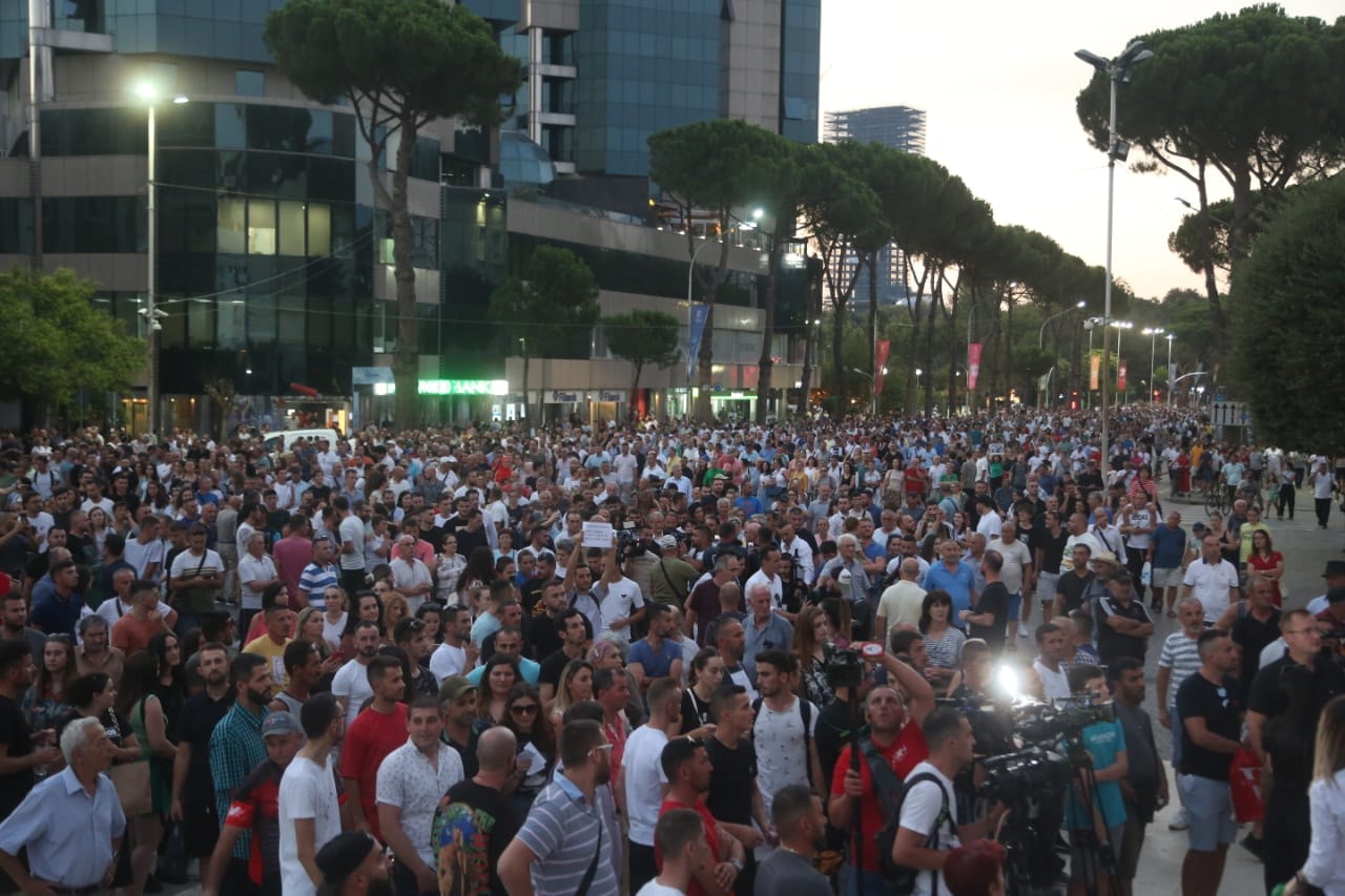 protesta 13