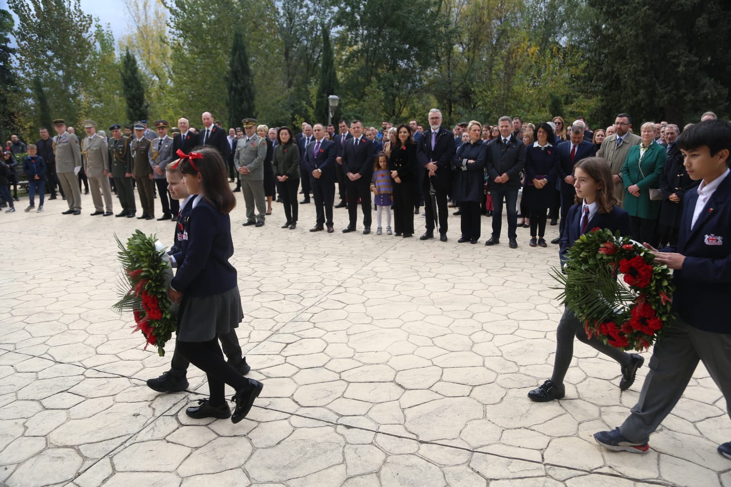 ceremoniaperkujtimorebritaniket (6)