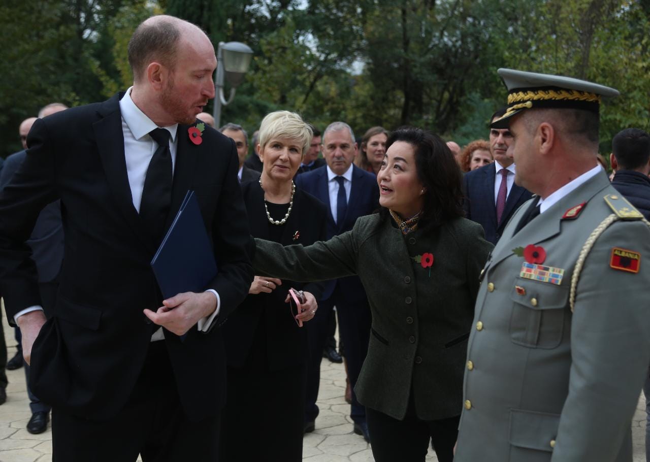 ceremoniaperkujtimorebritaniket (7)