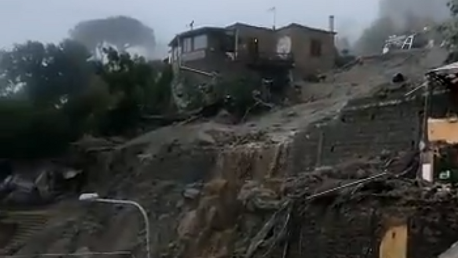 skynews-italy-ischia-landslide_5978671