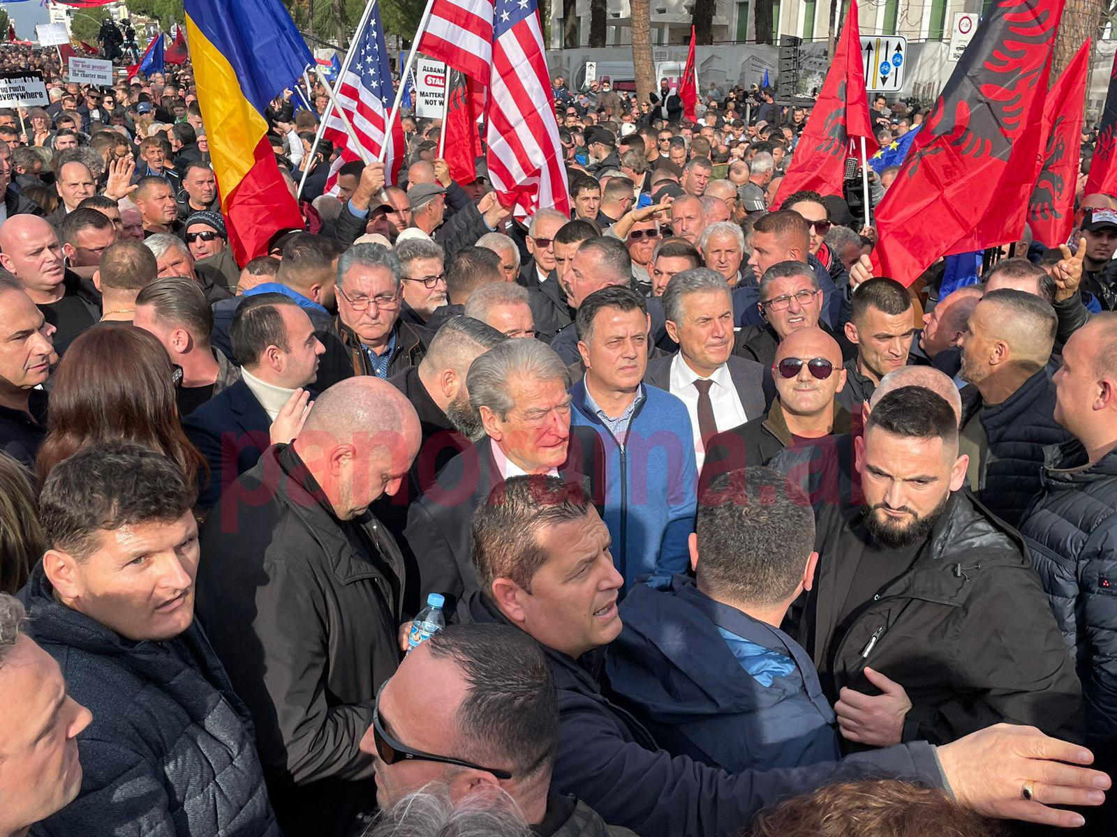 sali berisha proteste grusht gjakosje9