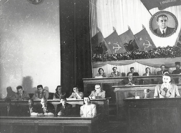 E-Hoxha-N-Hoxha-H-Kapo-S-Koleka-L-Belishova-M-Peza-B-Balluku-G-Nushi-M-Myftiu-gjate-zhvillimeve-te-Kongresit-te-III-te-FDSH-se.-Tirane-1955