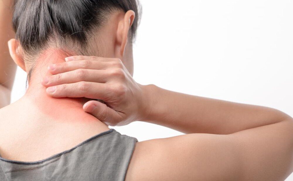 painful-neck-which-may-be-polymyalgia-or-fibromyalgia-1000x619