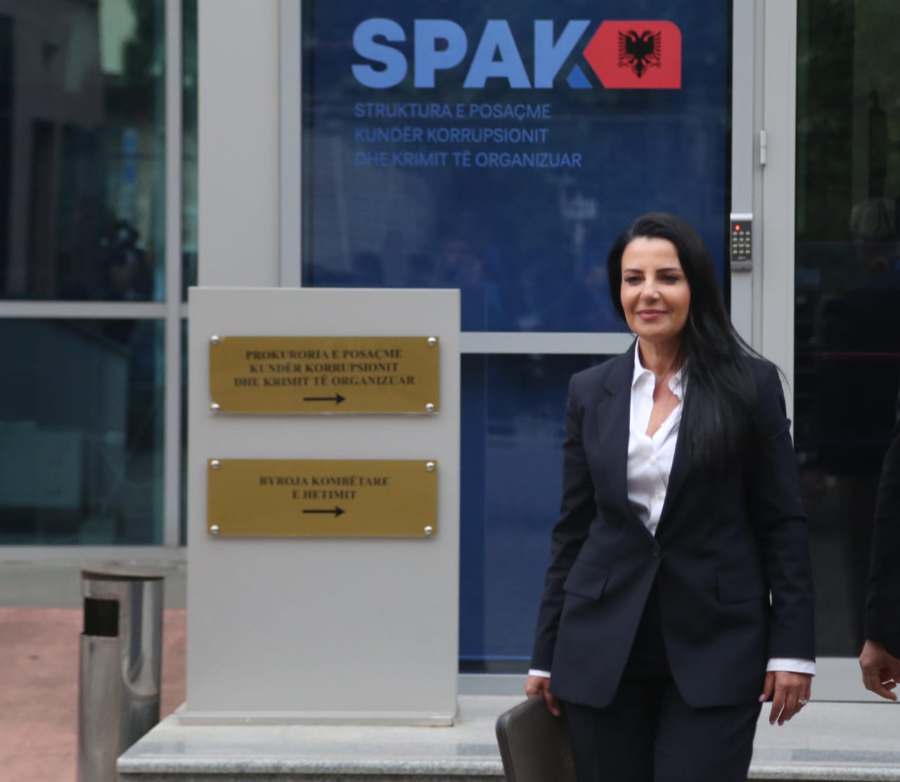 Zv kryeministrja në SPAK për inceneratorin e Tiranës  gazetari  Belinda Balluku duhet të pyetet edhe për Evis Berberin dhe Rrugën e Arbrit