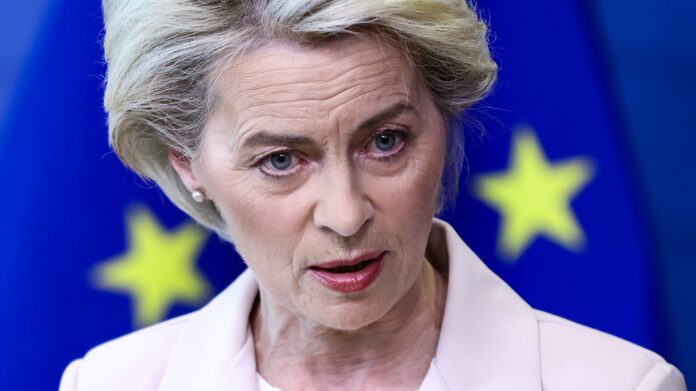 epa09912116 European Commission President Ursula von der Leyen makes a statement following the decision by Russian energy giant Gazprom to halt gas shipments to Poland and Bulgaria, in Brussels, Belgium, 27 April 2022.  EPA-EFE/KENZO TRIBOUILLARD / POOL
