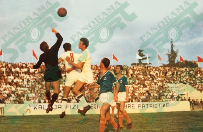 Në “Qemal Stafa”, 1967, derbi 17 Nëntori-Dinamo, Rama në dyluftim me Kazanxhiun e Bukovikun