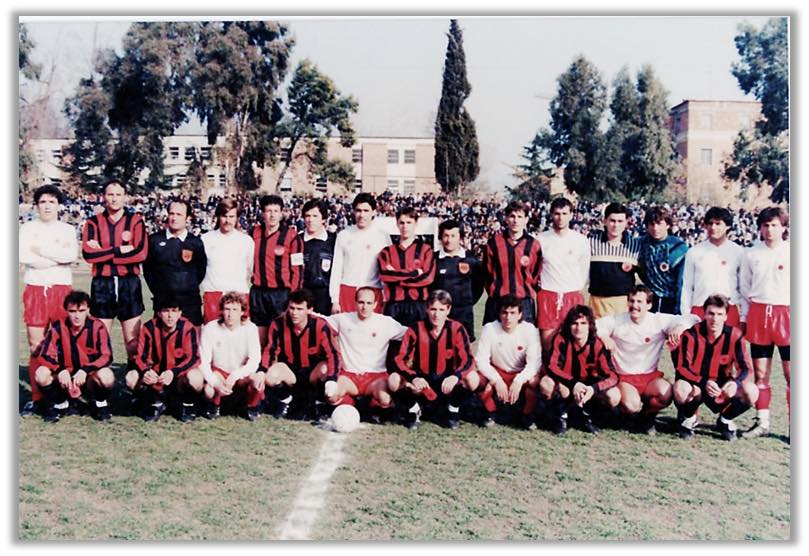 14 shkurt 1993 - (14:30h) “Selman Stërmasi” (Tiranë) Shqipëri vs. Kosovë 3-1 (3-0) Golat: Eduard Abazi 38’, Bardhyl Seferi 39’ (autogol), Indrit Fortuzi 42’, Kushtrim Munishi 73’ Shqipëria: Xhevahir Kapllani (Blendi Nallbani 46’), Ardian Abazi, Kastriot Peqini (Artan Bano 46’), Salvator Kaçaj (Shpëtim Kapidani 46’), Ilir Shulku, Adnan Ocelli, Alfons Muça, Edmond Dalipi, Edmond Dosti, Eduard Abazi (Kapiten) (Bejzade 46’), Indrit Fortuzi (Alvaro Zalla 46’). Trajner: Bejkush Birçe Kosova: Ahmet Beselica (Tovorlani 64’), Fadil Berisha, Isa Sadriu (Nushi 58’), Bardhyl Seferi, Geni Llapashtica, Selaudin Jerlini (Osmani 46’), Kushtrim Munishi, Sadullah Ajeti (Krasniqi 46’), Muharrem Saiti (Rafuna 65’), Genc Hoxha (Kapiten) (Idrizi 46’), Ardian Kozniku. Trajner: Ajet Shosholli Gjyqtarë: Bujar Pregja, Hajro Leskaj, Petrit Brahja (Tiranë)
