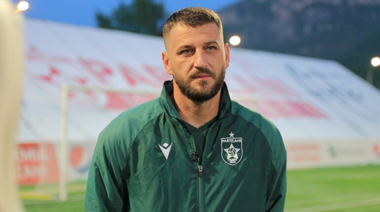 3-ALBAN-HOXHA-BEKON-SHEHIN.-KAPITENI-I-BINDUR-ME-99-JEMI-KAMPIONE-770x431