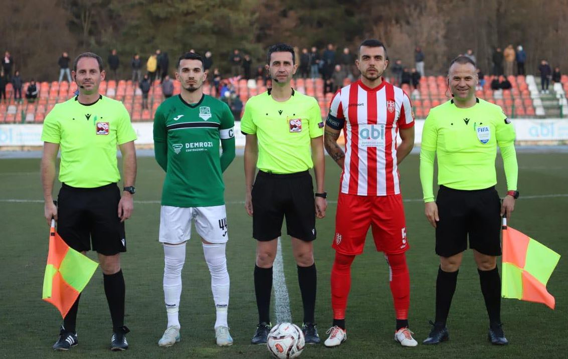 Arbitrat dhe kapitenët para ndeshjes Skënderbeu-Egnatia