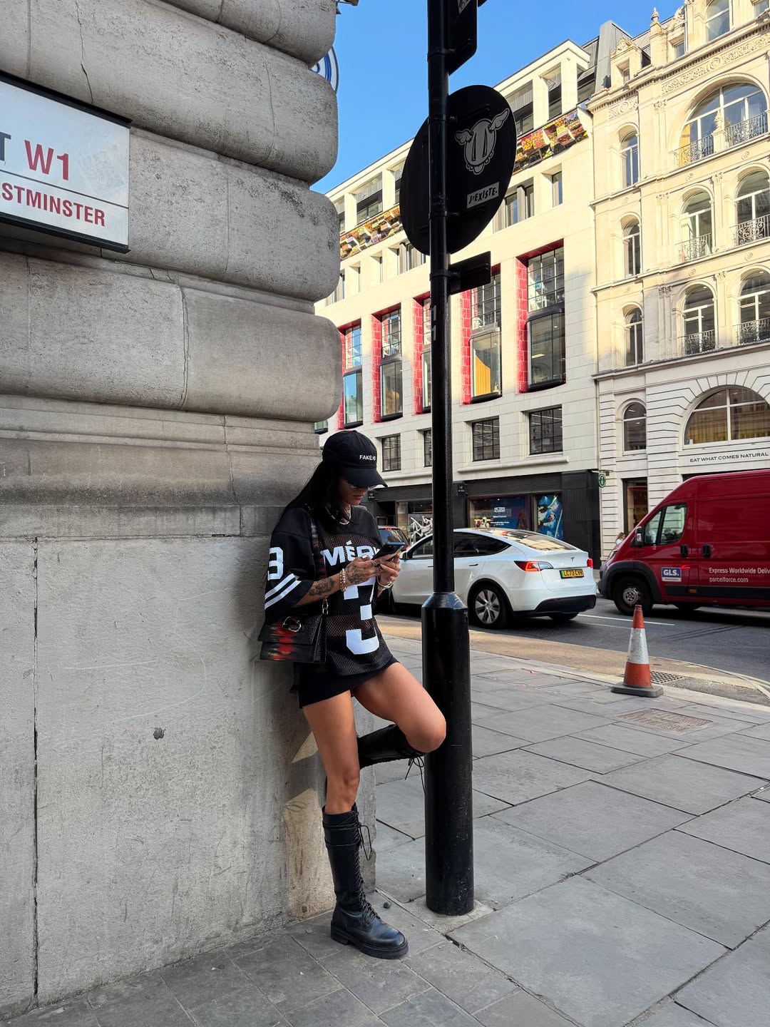 London Texting bc I don’t answer calls (3)