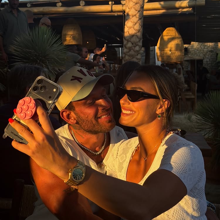 SnapInsta.to_729739283_18613128694026531_5182592174778099404_n_750