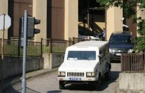 Mlladic ekstradohet makina