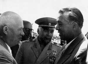 Enver Hoxha me Hrushovin