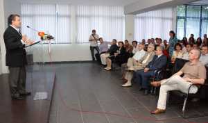 MALAJ-PREZANTON-PLATFORMEN-E-TIJ---Deputeti-i-PS-Arben-Malaj