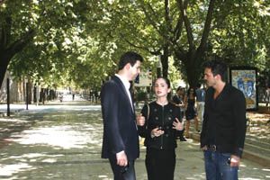 Basha-Eliza Dushku, duke shetitur ne Tirane 2
