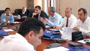 Komisionit-Parlamentar-te-Veprimtarive-Prodhuese-Jemin-Gjana-dhe-deputetet-e-PS-Ilir-Beqja,-Besnik-Bare,-Artan-Gace-dhe-Eduard-Shalsi