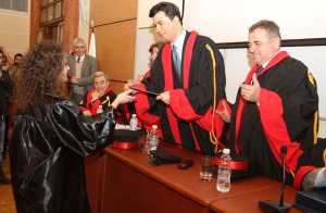 Basha-dhe-Rektori-i-Universitetit-Politeknik-Jorgo-Kacani,-gjate-ceremonise-se-diplomimit-te-inxhiniereve-te-rinj