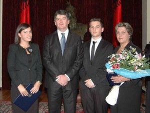 bamir-topi-suzana-arbnori-dhe-femijet