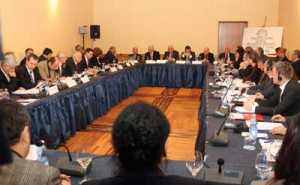 FORUM-PER-REALITETIN-SHQIPTAR---Ish-presidenti-Rexhep-Meidani,-Alfred-Moisiu-dhe-Geoffrey-Nice11