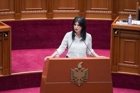 Jozefina Topalli ne seancen plenare te se martes