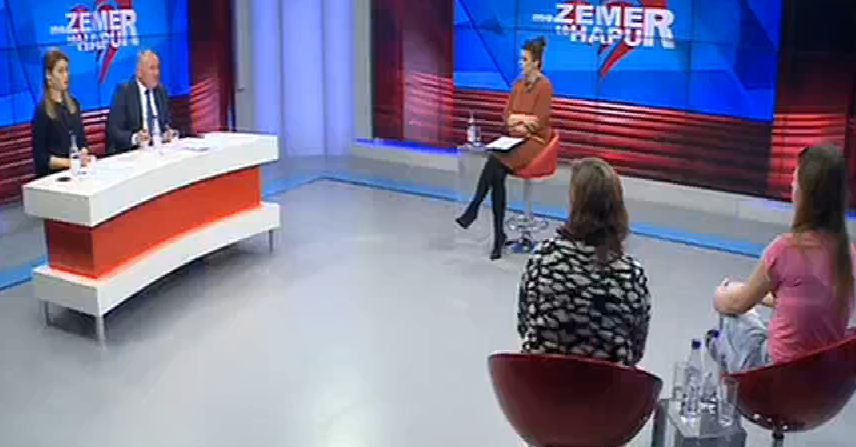 vajza ne studio