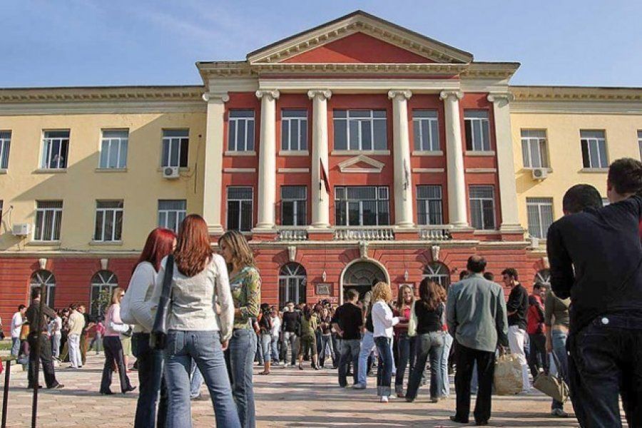 universiteti filozof