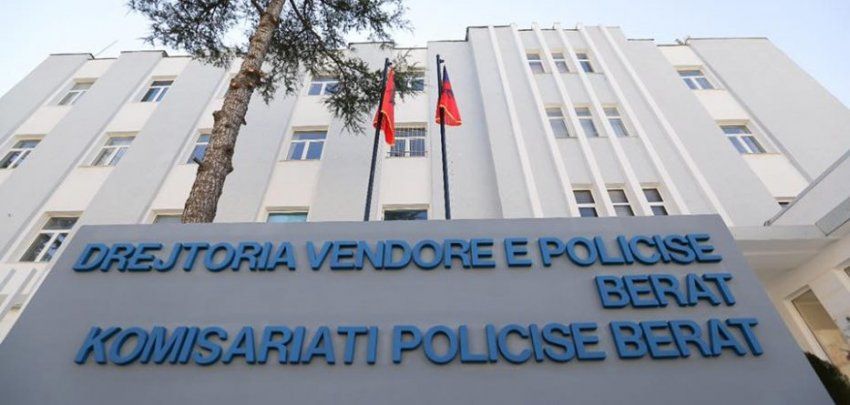 auto_policia-berat-933x4451496690988