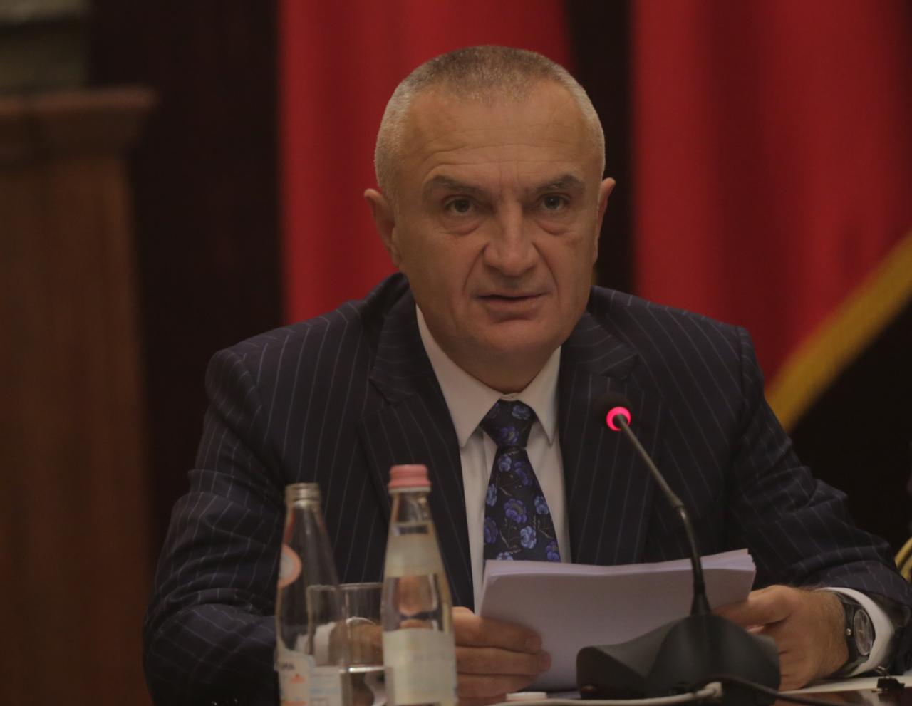 Meta qendrimi Dvorani kallzim penal (2)