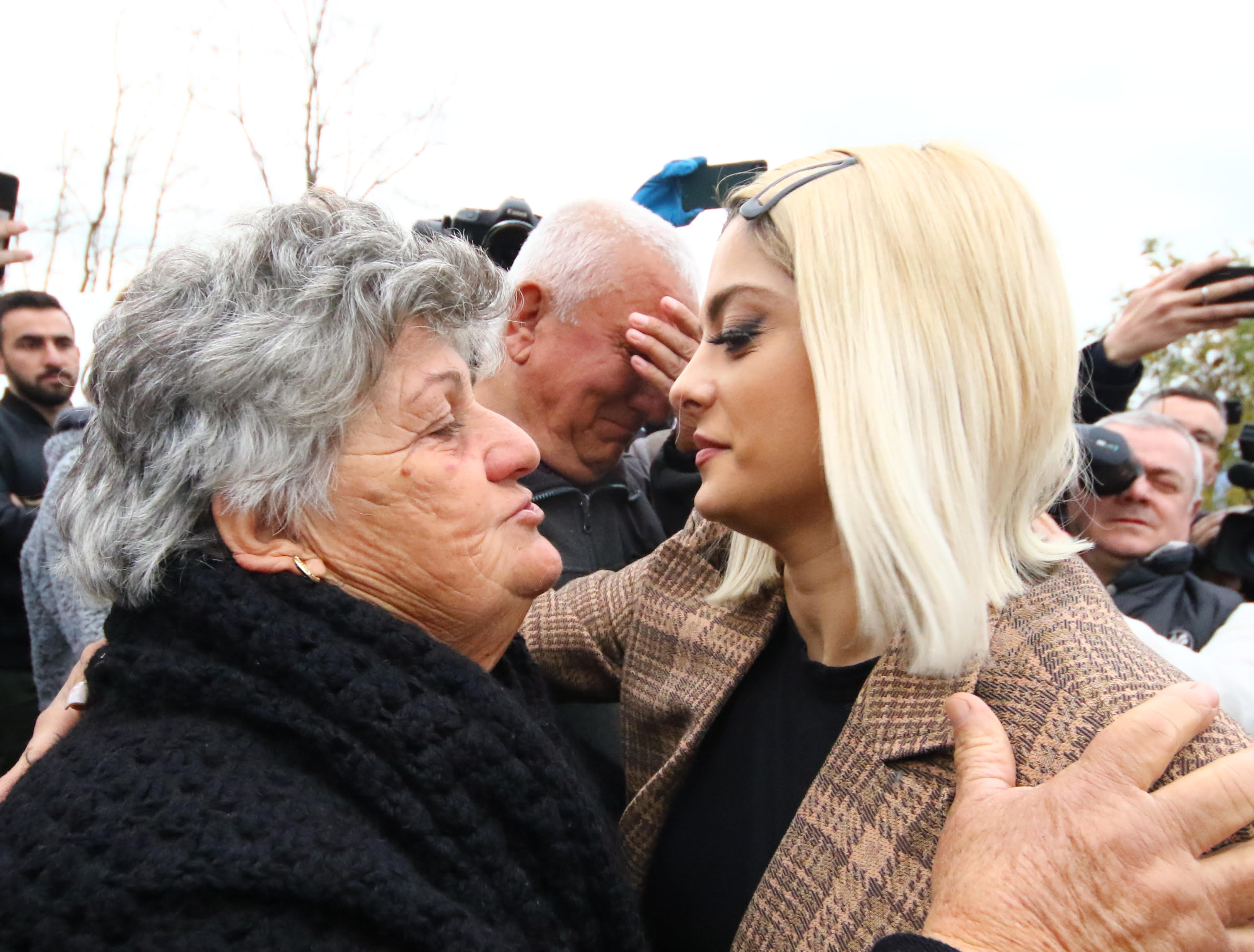Bebe-Rexha-bes kallaku1-Bubq112