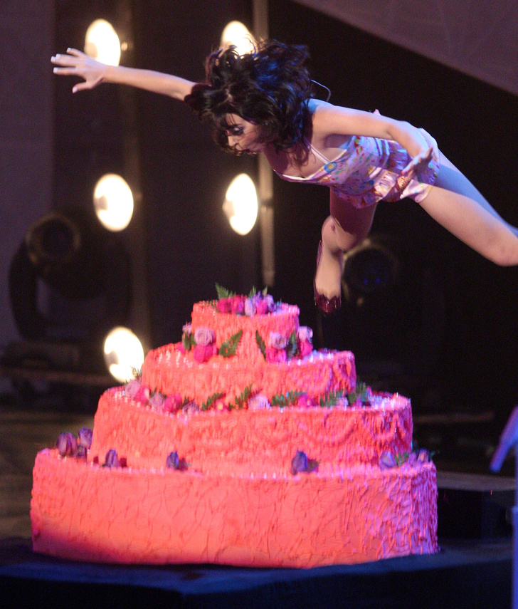 GUADALAJARA, MEXICO - OCTOBER 16: Singer Katy Perry performs during the 7th Annual "Los Premios MTV Latin America 2008" Awards held at the Auditorio Telmex on October 16, 2008 in Guadalajara, Mexico. (Photo by Jason Merritt/FilmMagic)