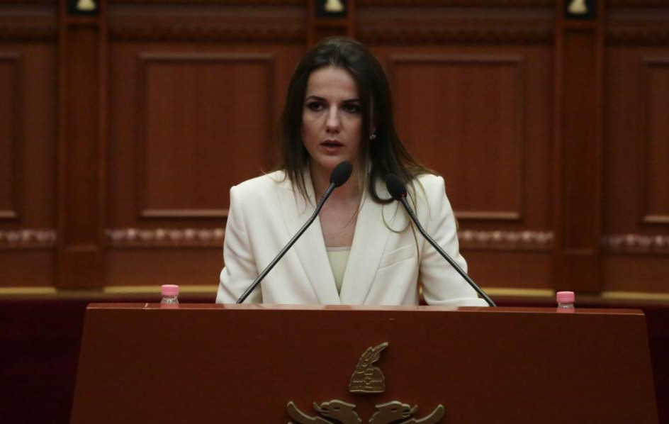 Parlamenti-Rama-Hajdari-Interpelana-Teatri-Kuvendi-2-e1590658567635