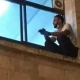djali dritare dhome spitali nena covid