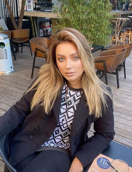 ronela hajati (2)