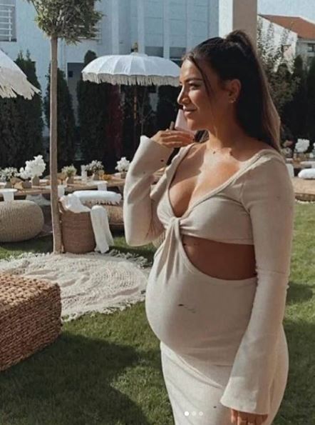 sara hoxha (1)