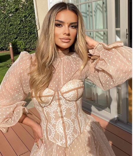 sara hoxha (4)
