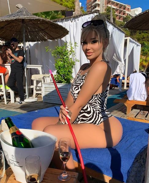 uindi haxhia (7)