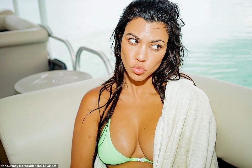 kourtney kardashian (7)