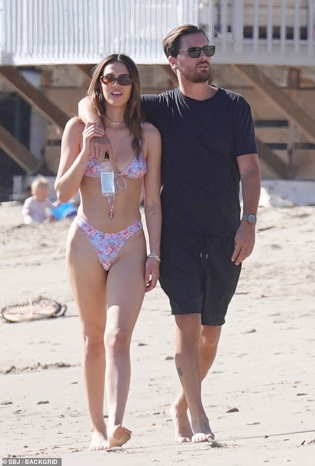 kourtney kardashian, scott disick, amelia hamlin (5)