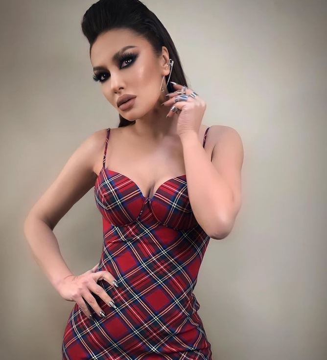 adelina ismaili (2)