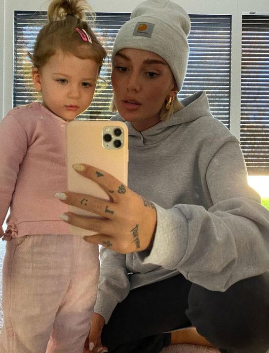 loredana zefi, mozzik (6)