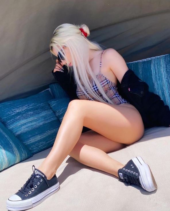 ava max (1)
