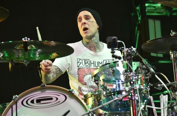 kourtney kardashian travis barker (4)