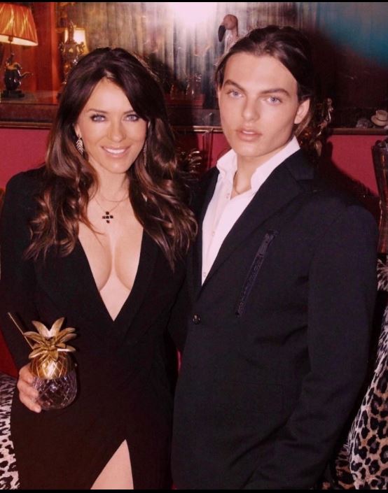liz hurley damian (1)