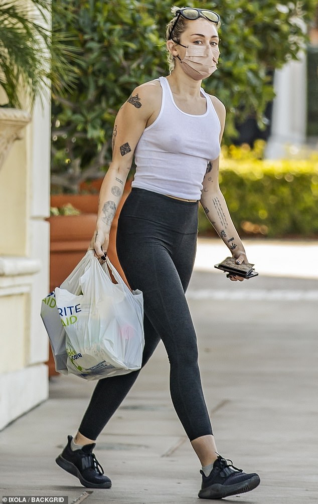 miley cyrus (1)