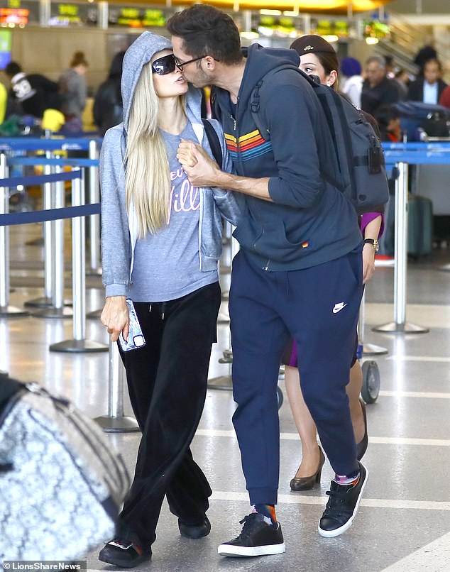 paris hilton (4)